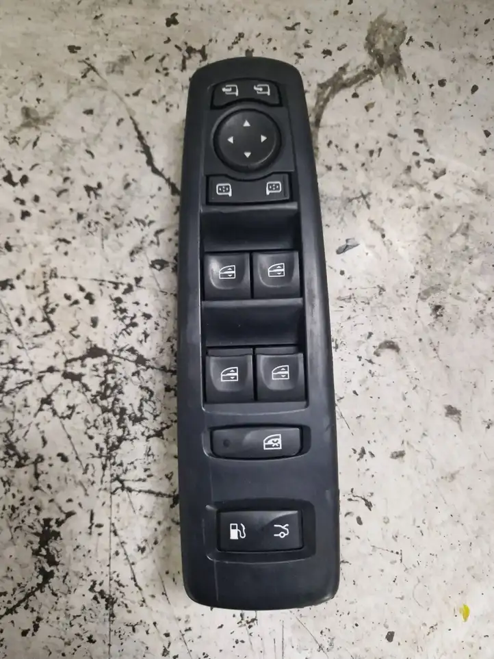 Renault Latitude (L70) (2010 - 2014) 809617391R Блок кнопок стеклоподъемников — фото 1