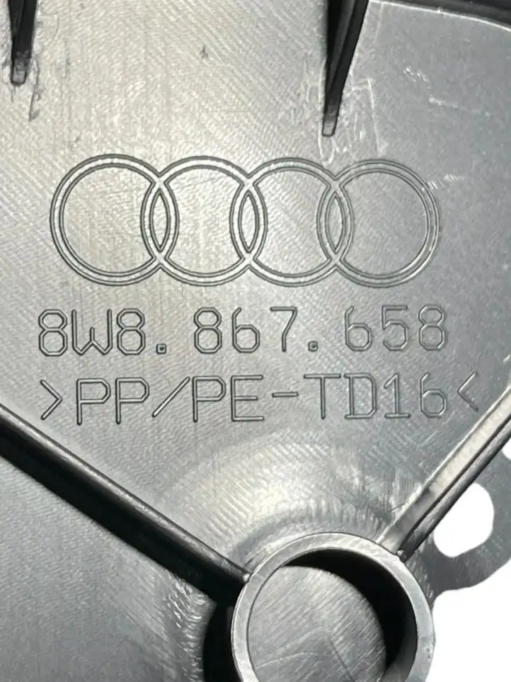 Audi A5 (2016 - ) 8W8867979 Прочая отделка багажника — фото 3