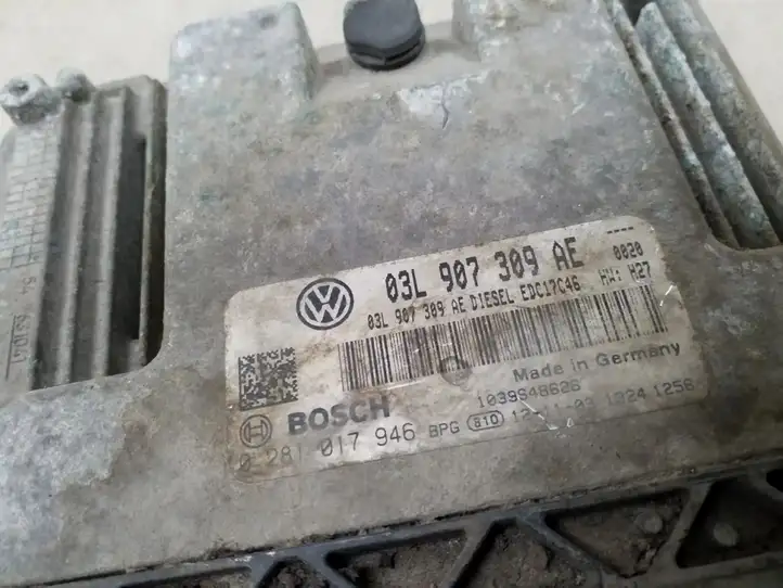 Volkswagen PASSAT B7 (2011 - 2014) 03L907309AE Блок управления двигателем (ЭБУ) — фото 2