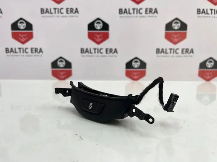BMW 3 G20 G21 (2019 - ) 62886351B00 Кнопки на рулевом колесе — фото 1