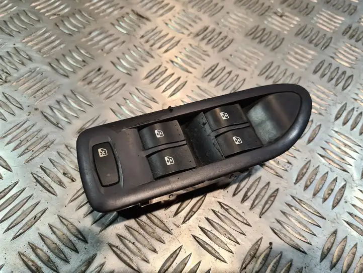Renault Laguna II (2005 - 2007) 8200397297B Блок кнопок стеклоподъемников — фото 1
