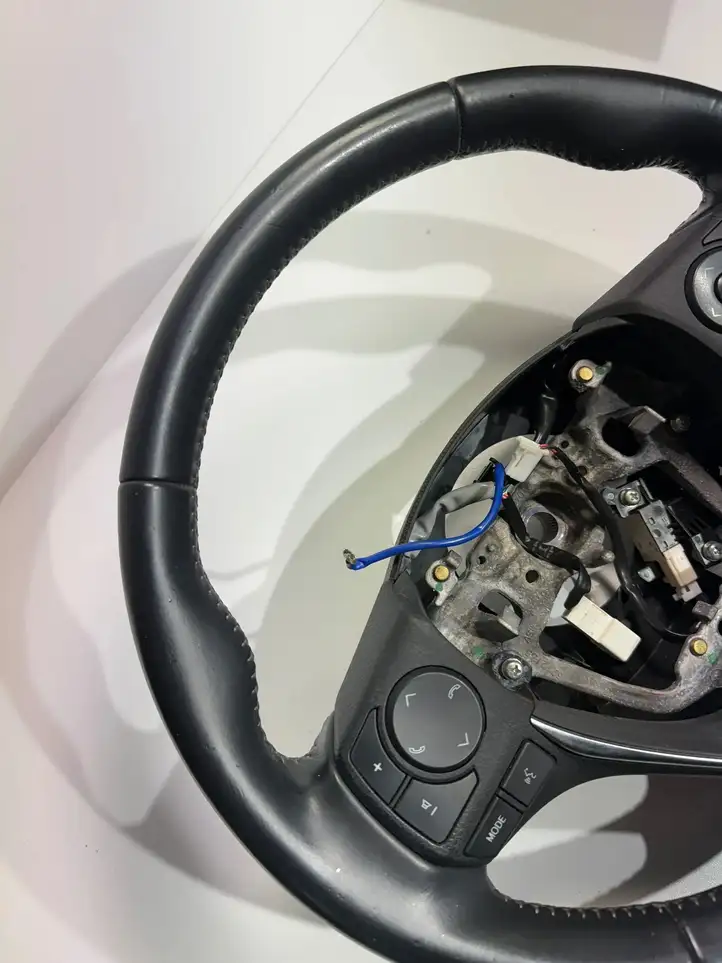 Toyota Auris E180 (2012 - 2018) Руль — фото 2