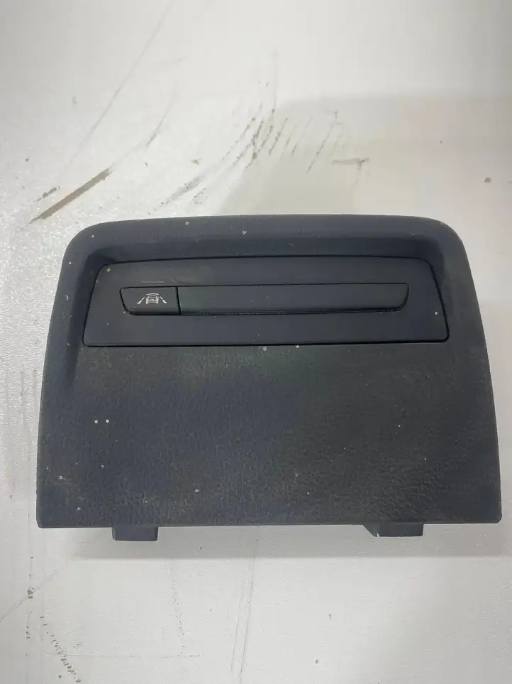 BMW 3 F30 F35 F31 (2012 - 2018) 9268476 Другие включатели / ручки/ переключатели — фото 1