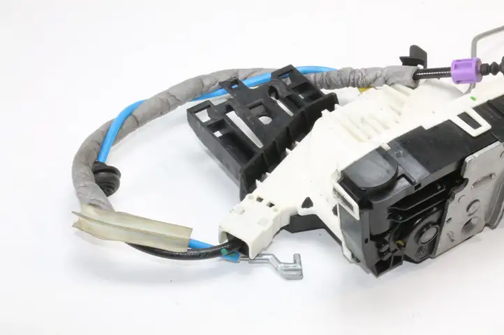 Mercedes-Benz B-class W246 (2011 - 2014) A1667200735 Замок передней двери — фото 2