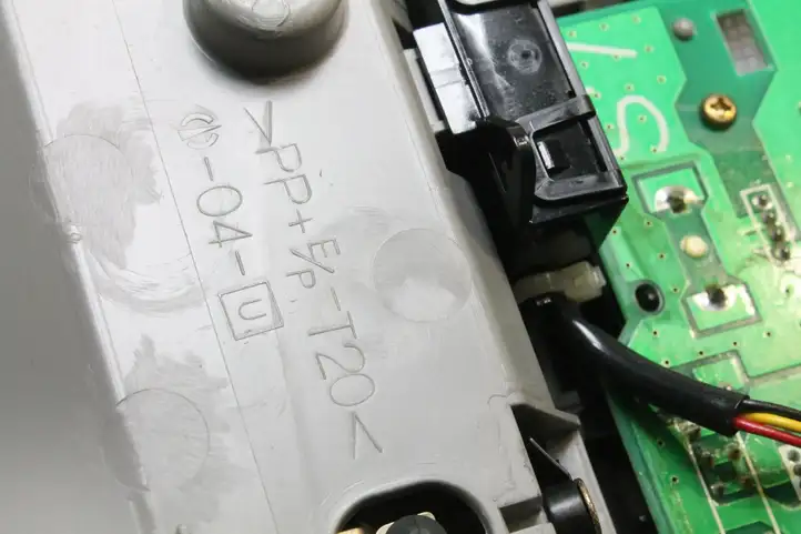 Toyota Prius (NHW20) (2003 - 2009) 8973247011 Передняя подсветка — фото 6