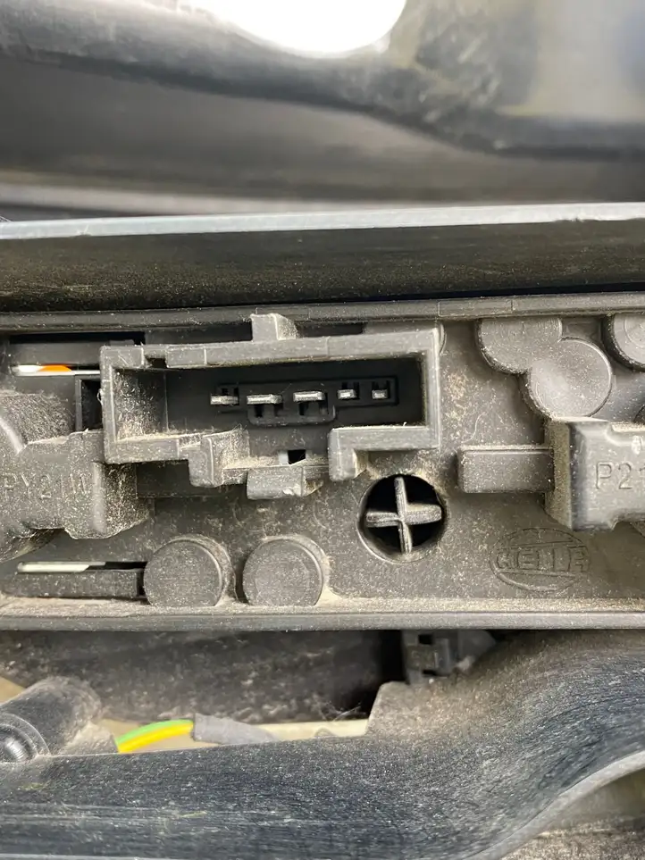Citroen C4 I Picasso (2006 - 2013) PSA00946602RE Задний фонарь в кузове — фото 3