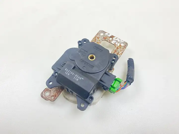 Honda CR-V (2006 - 2009) 0637008340 Двигатель задвижки потока воздуха — фото 1