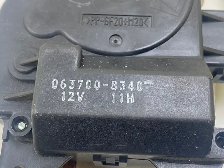 Honda CR-V (2006 - 2009) 0637008340 Двигатель задвижки потока воздуха — фото 2