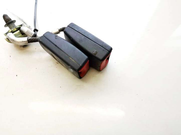 Volkswagen Golf V (2003 - 2009)  1k0857739d Задний средний замок ремня
