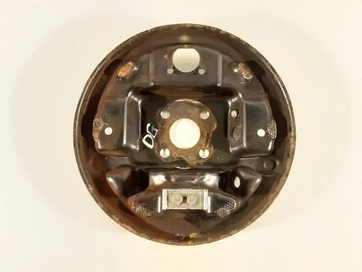 Nissan Micra (2003 - 2007) 8200123913 Защитный кожух заднего тормозного диска — фото 1