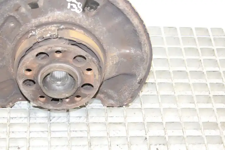 Mercedes-Benz C W204 (2007 - 2014) Ступица колеса — фото 3