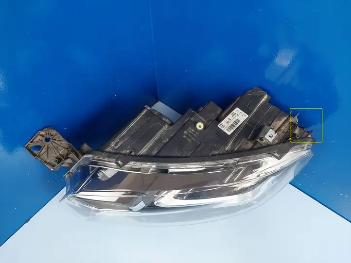 Toyota ProAce City (2016 - ) 9835780680 Передняя фара — фото 17
