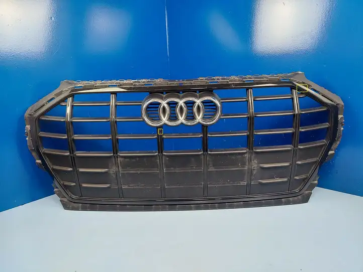 Audi Q5 SQ5 (2017 - ) 80A853651 Верхняя решетка радиатора — фото 1