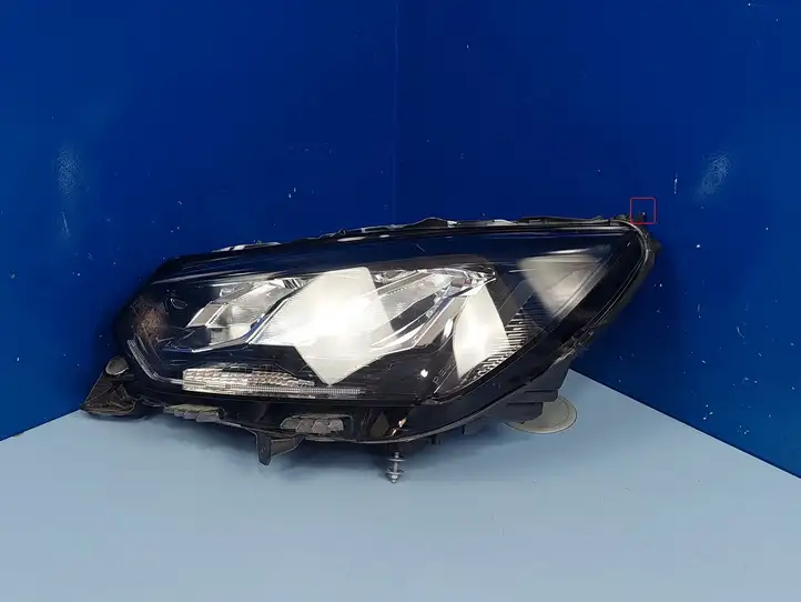 Peugeot 2008 II (2019 - ) 9833036380 Передняя фара — фото 1