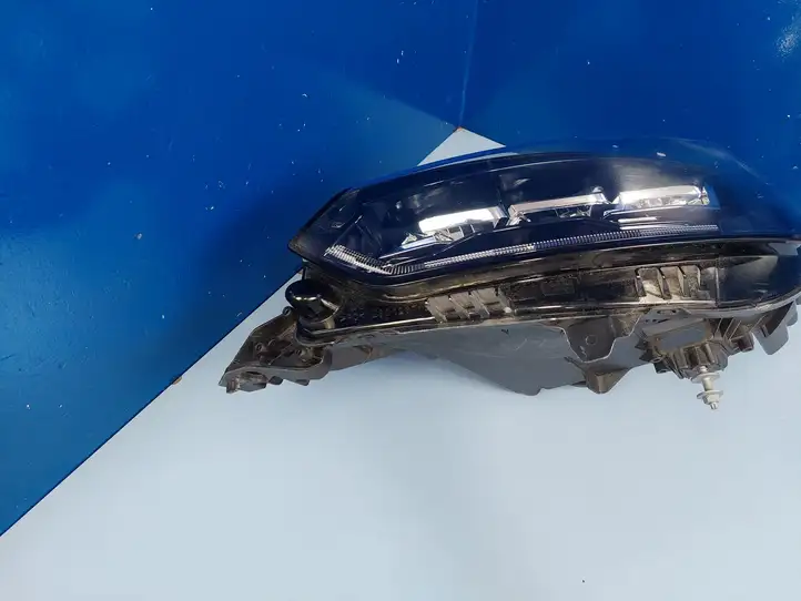 Peugeot 2008 II (2019 - ) 9833036380 Передняя фара — фото 2
