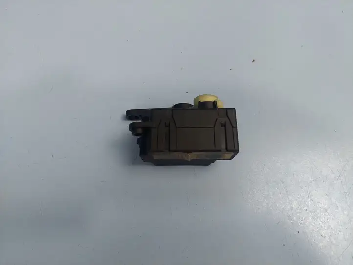 Opel Vectra C (2002 - 2005) 09180204 Двигатель задвижки потока воздуха — фото 3