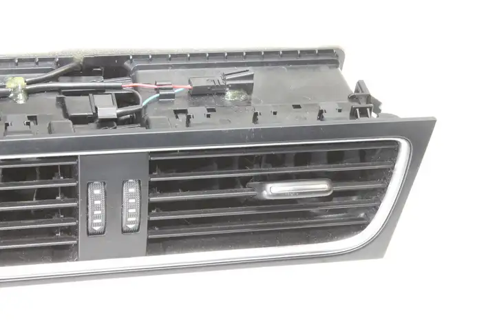 Audi A5 8T 8F (2007 - 2011) 8T2820951A Воздушная решетка панели — фото 3