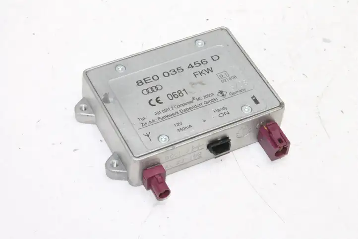 Audi A4 S4 B8 8K (2007 - 2011) 8E0035456D Усилитель антенны — фото 1