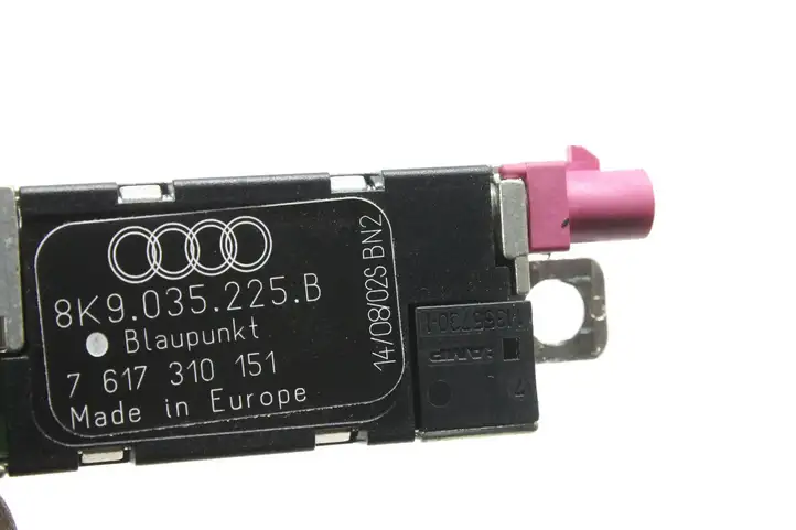 Audi A4 S4 B8 8K (2007 - 2011) 8K9035225B Усилитель антенны — фото 3