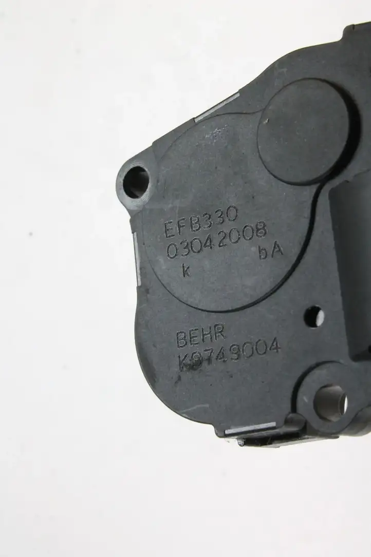 Audi A4 S4 B8 8K (2007 - 2011) EFB330 Двигатель задвижки потока воздуха — фото 3