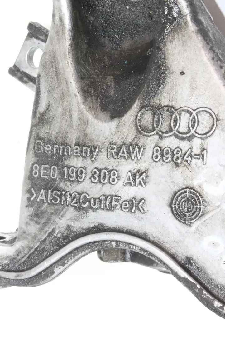 Audi A4 S4 B7 8E 8H (2004 - 2009) 8E0199308AK Кронштейн двигателя — фото 3