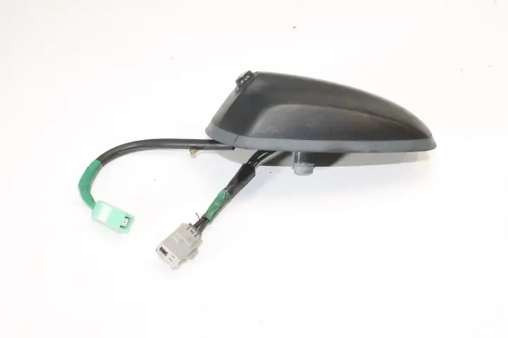 Mazda 3 II (2009 - 2011) GPS антенна — фото 1