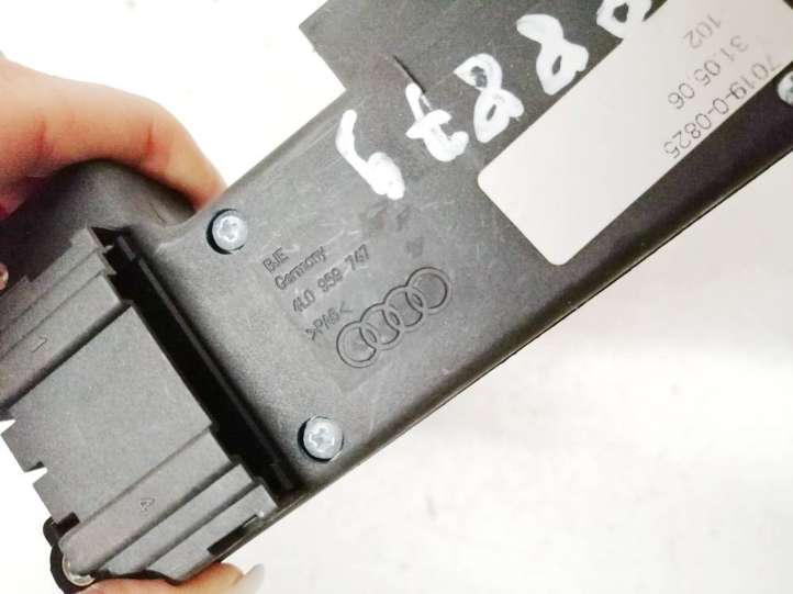 Audi Q7 (2005 - 2009)  4l0959747 Управление регулеровки сидений 