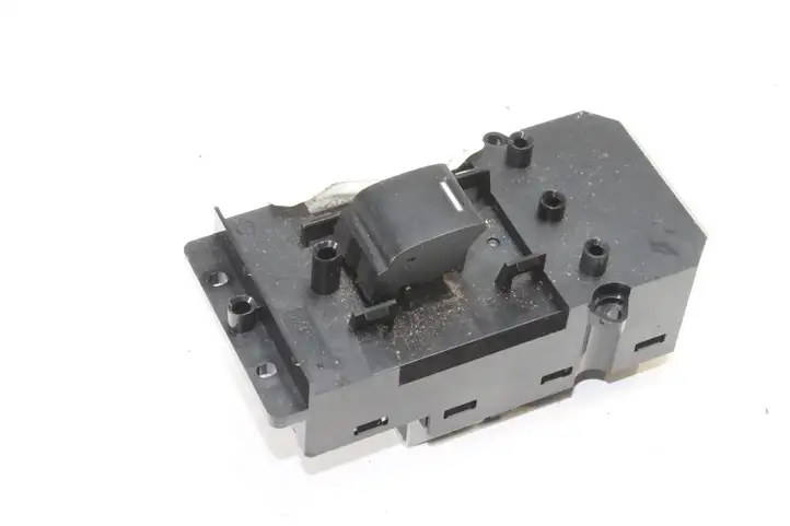 Honda Civic IX (2011 - 2017) 35760TV0E21 Кнопка фаркопа в багажнике — фото 1