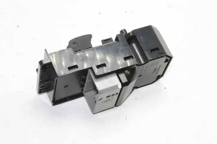 Honda Civic IX (2011 - 2017) 35760TV0E21 Кнопка фаркопа в багажнике — фото 2