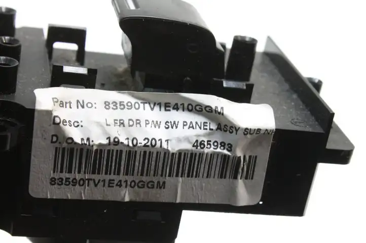 Honda Civic IX (2011 - 2017) 35760TV0E21 Кнопка фаркопа в багажнике — фото 3