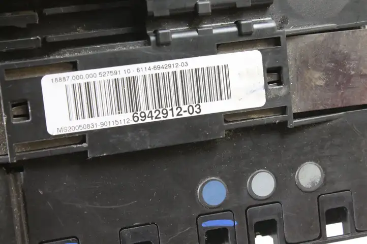 BMW 3 E90 E91 (2005 - 2012) 6942912 Блок монтирования реле — фото 4