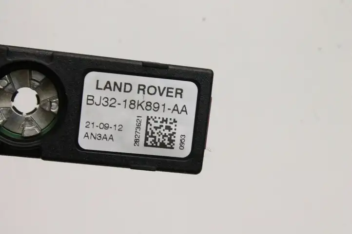 Land Rover Evoque I (2011 - 2015) BJ3218K891AA Усилитель антенны — фото 3