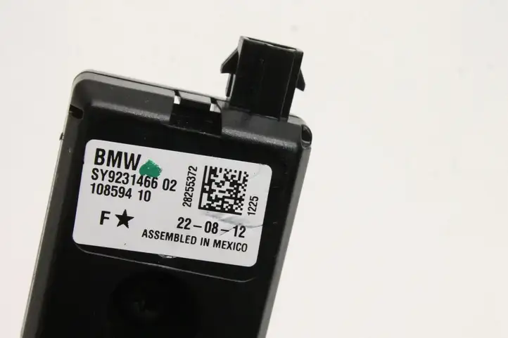 BMW 3 F30 F35 F31 (2012 - 2018) 9231466 Усилитель антенны — фото 3