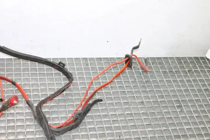 BMW 3 F30 F35 F31 (2012 - 2018) 9259325 Плюсовой провод аккумулятора — фото 4