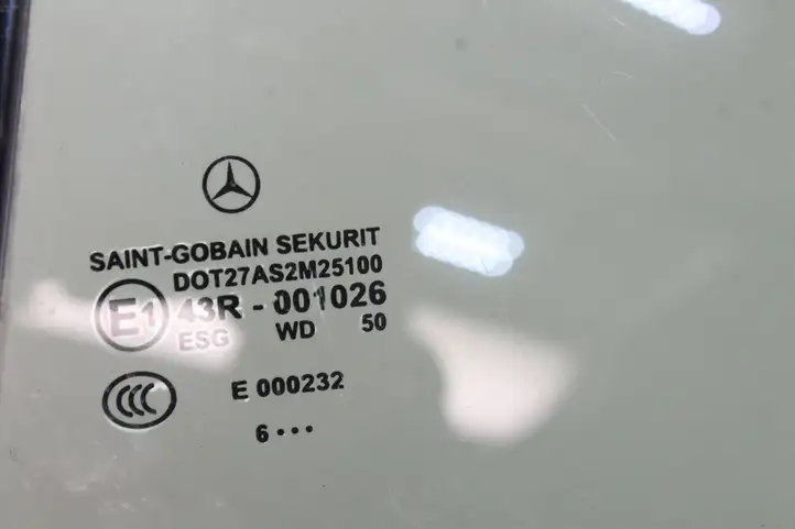 Mercedes-Benz CLK A209,C209 (2002 - 2009) Стекло задней двери — фото 5