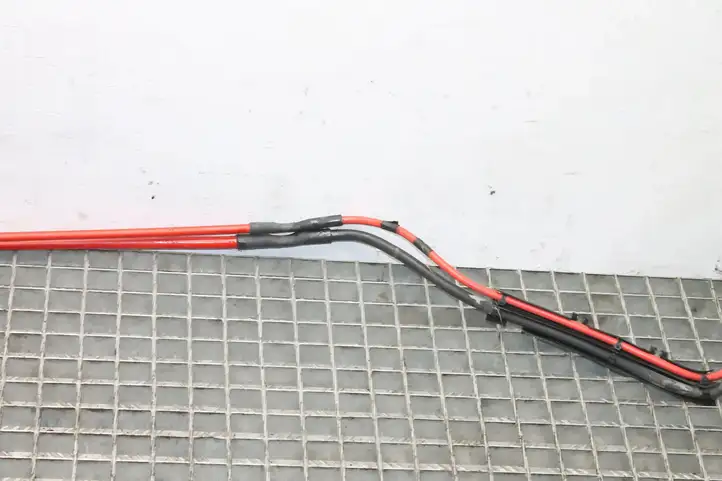Jaguar XE (2014 - 2019) HX7314300AB Плюсовой провод аккумулятора — фото 8