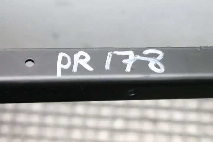 Jaguar XE (2014 - 2019) Верхняя панель радиатора — фото 9