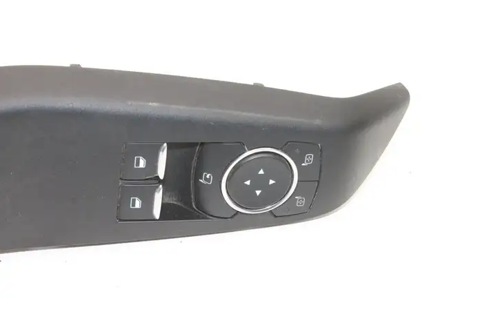 Ford Fiesta (2017 - ) H1BT14540BC Кнопка фаркопа в багажнике — фото 3