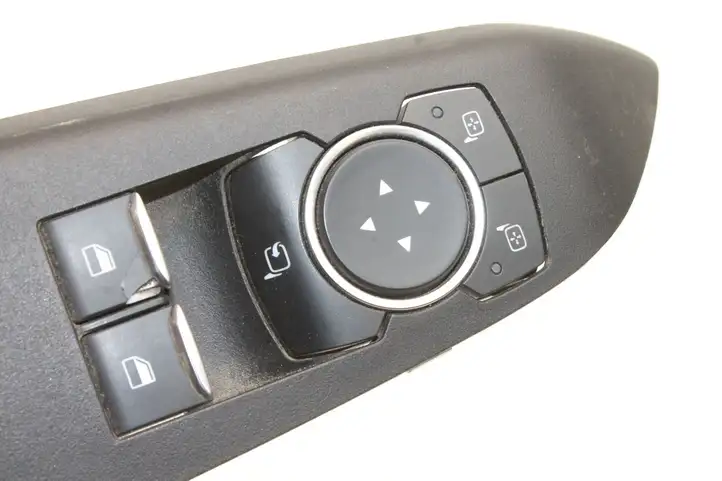 Ford Fiesta (2017 - ) H1BT14540BC Кнопка фаркопа в багажнике — фото 4