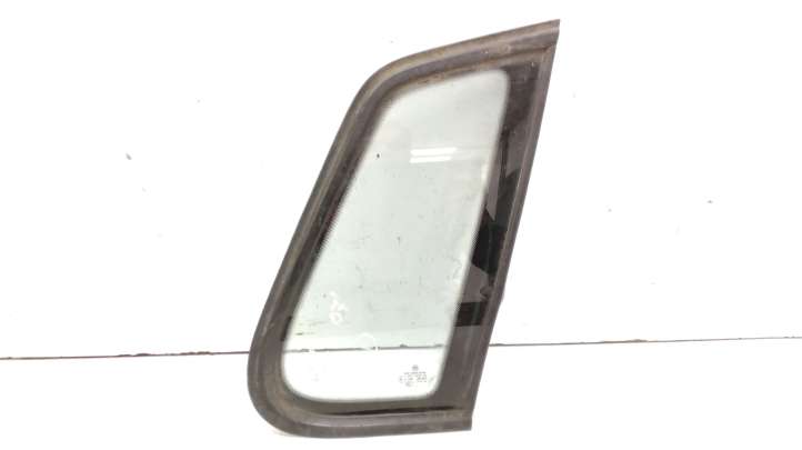 Volkswagen Polo (2001 - 2005)  43R001057 Маленькое стекло 