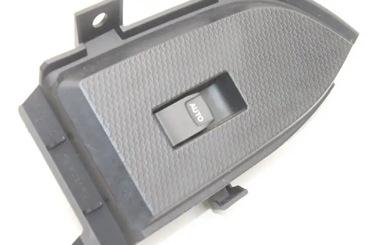 Subaru BRZ (2012 - 2016) 83071CA032 Кнопка фаркопа в багажнике — фото 2