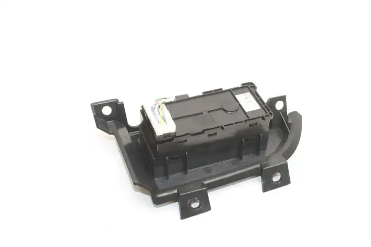 Subaru BRZ (2012 - 2016) 83071CA032 Кнопка фаркопа в багажнике — фото 4