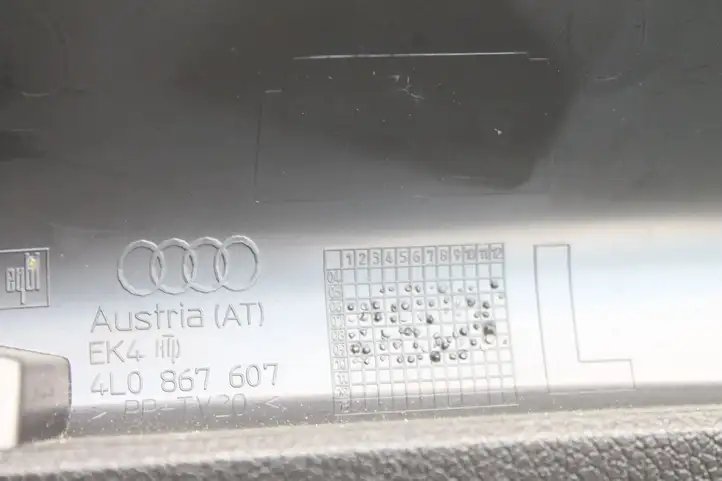 Audi Q7 4L (2009 - 2015) 4L0867607 Отделка лючка топливного бака — фото 6