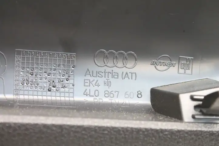 Audi Q7 4L (2009 - 2015) 4L0867608 Отделка лючка топливного бака — фото 6