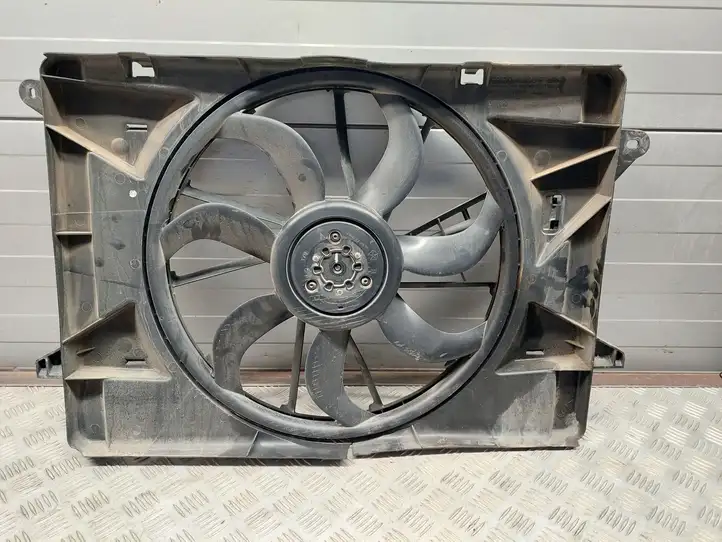 Chrysler Pacifica (2016 - ) 68217321AB Дифузор радиатора — фото 1
