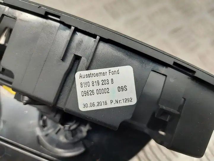 Audi A4 S4 B9 (2015 - 2019) 8W0819203B Задний воздушный дефлектор — фото 2