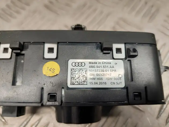 Audi A4 S4 B9 (2015 - 2019) 4M0941531AA Включатель фонарей — фото 2