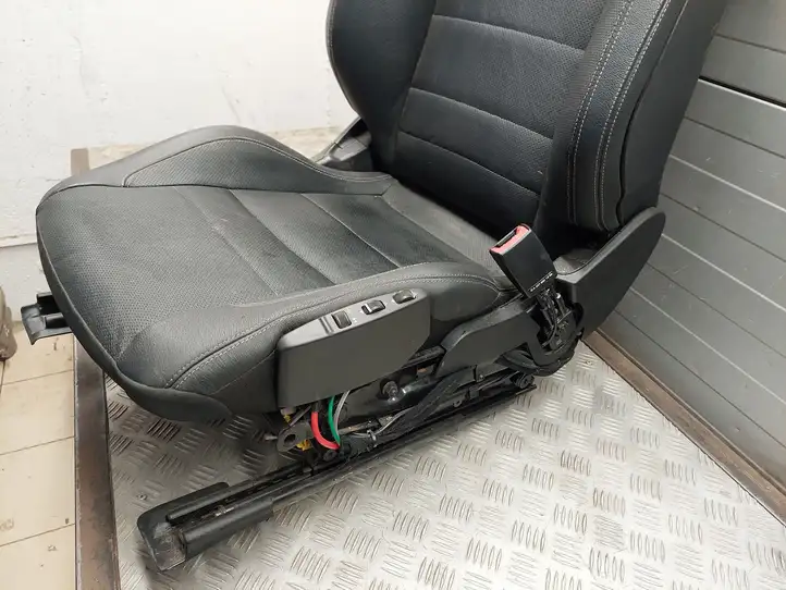 Mercedes-Benz E C207 W207 (2009 - 2017) A1729007600 Комплект салона — фото 18