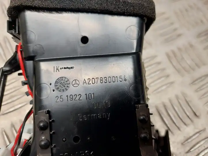 Mercedes-Benz E C207 W207 (2009 - 2017) A2078300154 Боковой воздушный дефлектор — фото 3