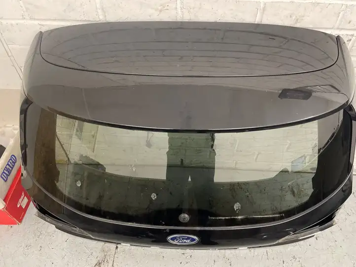Ford Focus (2019 - ) Крышка багажника — фото 3